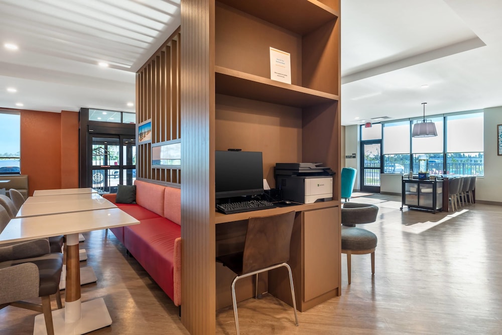 MainStay Suites Fort Myers East I-75 37/52