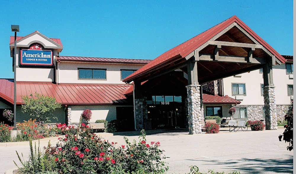 AmericInn by Wyndham Oswego 8/39