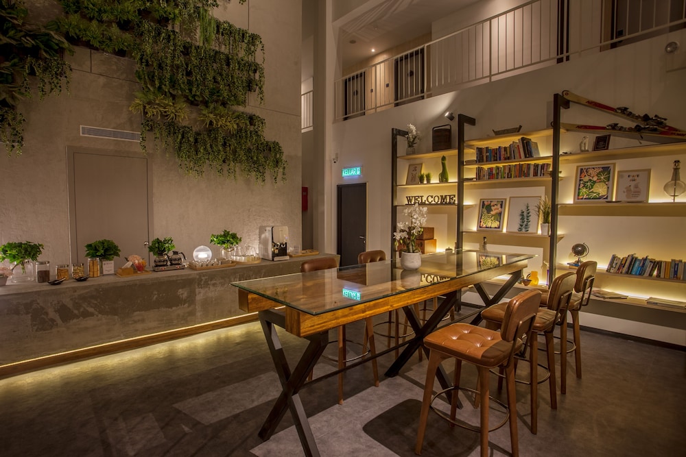 Hako Hotel (Mount Austin) 24/32