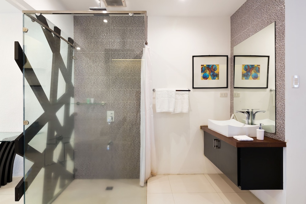 Winds Boutique Hotel 47/49