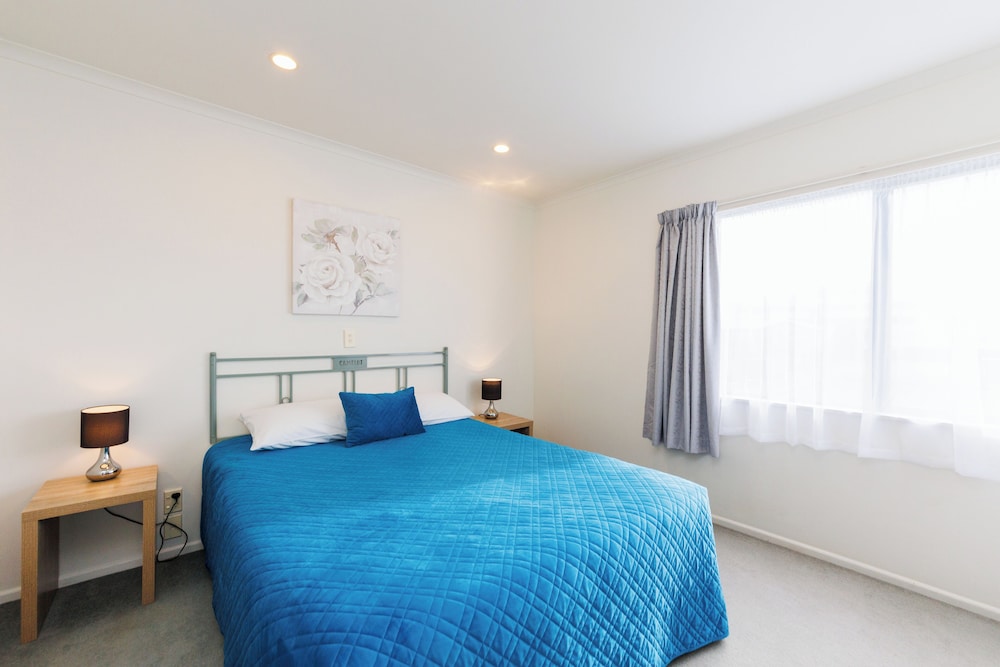 2 Bedrooms, Deluxe, Apartment, 1 Queen and 1 Single Bed, Two Story