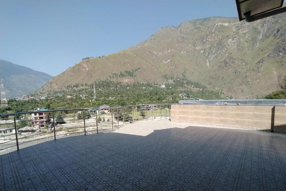 Hotel Sarla Regency 40/47