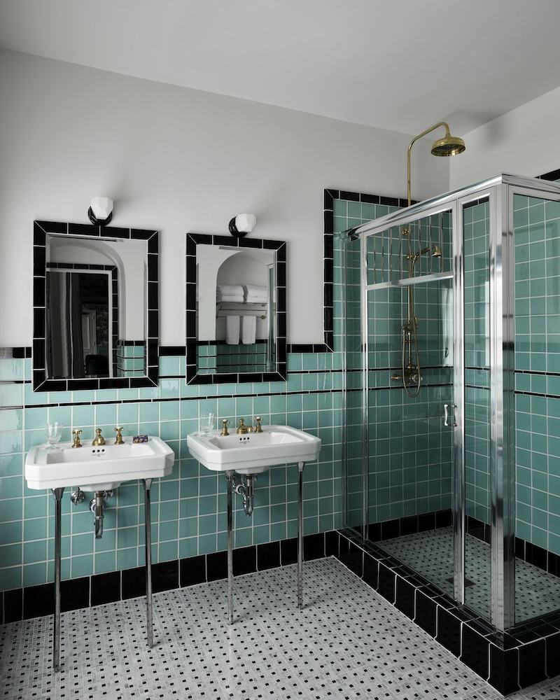 Commodore Perry Estate, Auberge Resorts Collection 67/68