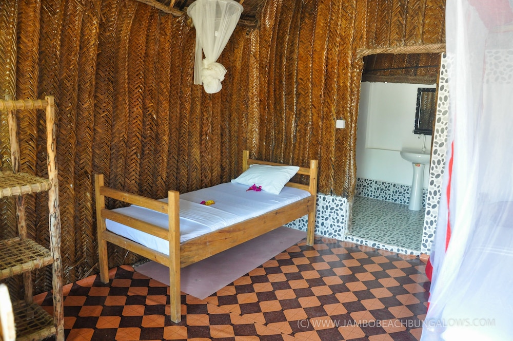 Jambo Beach Bungalows - Hostel 15/50