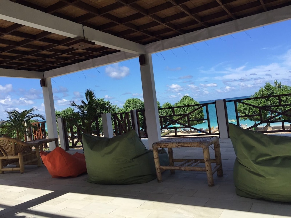 Friends Beach Hotel 23/38