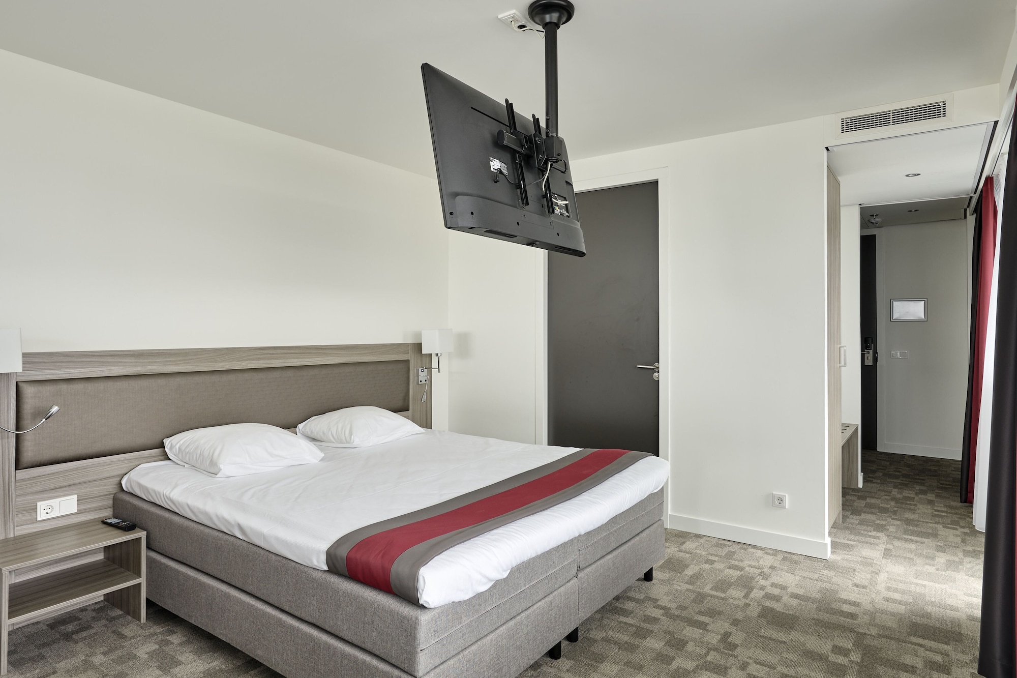 DELUXE, DOUBLE BED