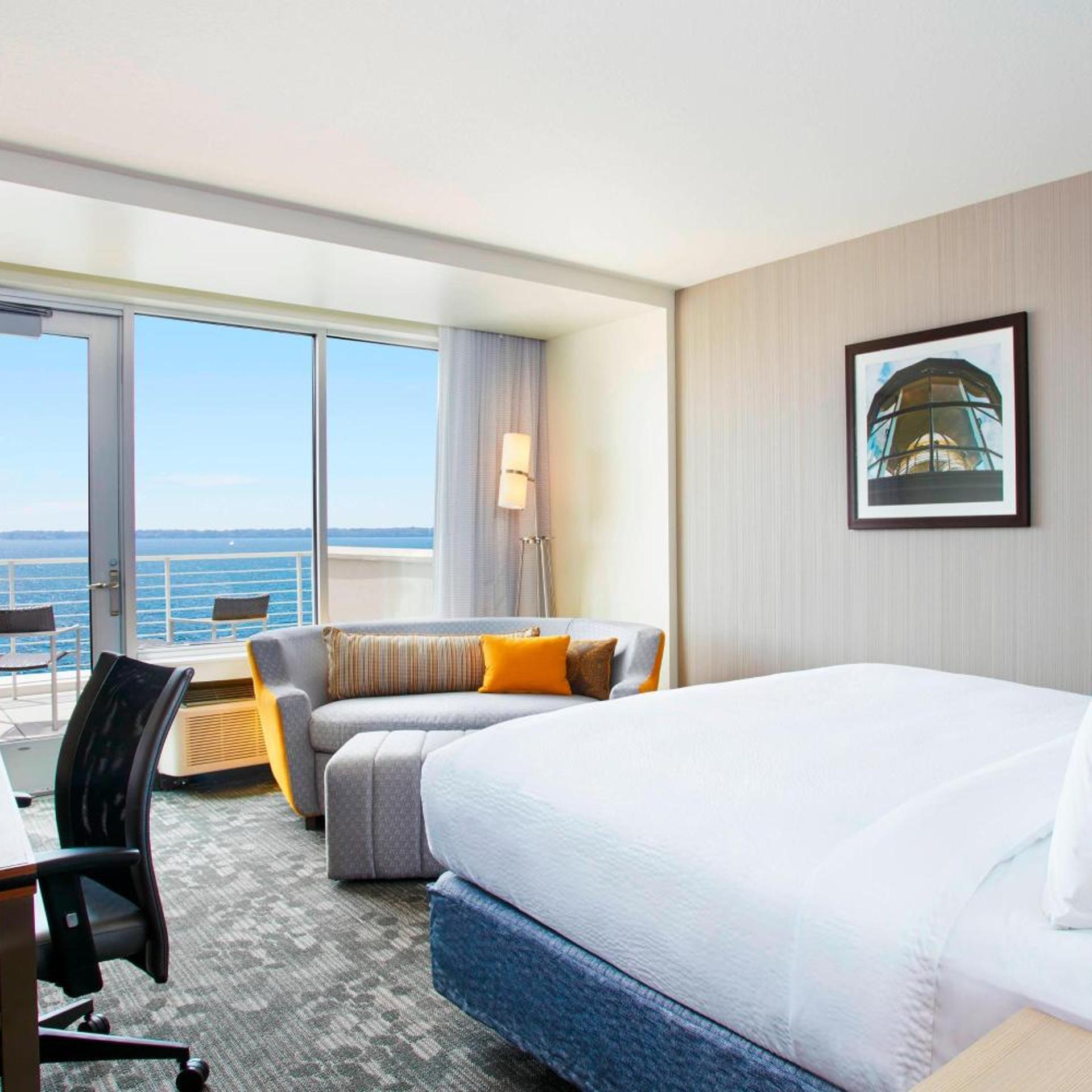 Guest Room, Deluxe, King Bed, Bay View, Sofa, Balcony