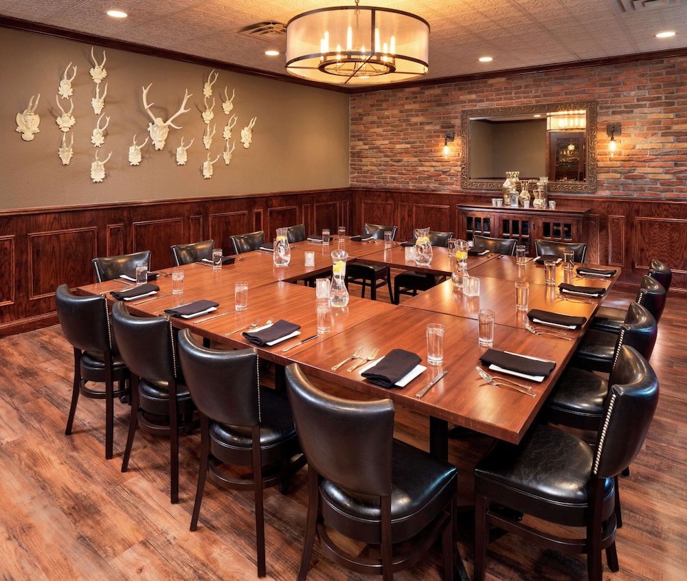Doubletree By Hilton Roseville Minneapolis 28/40