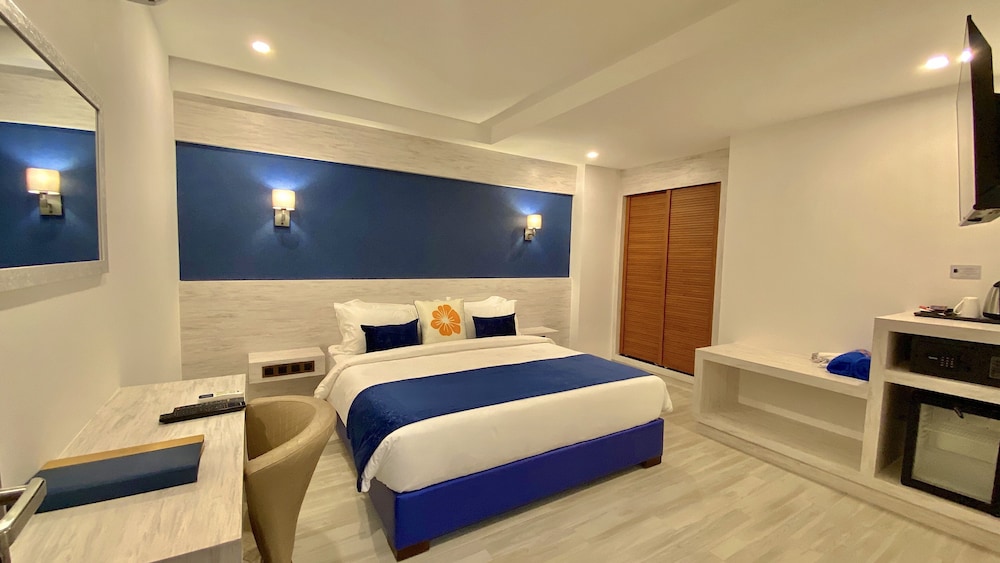 Standard, King Bed, Window Access، Kaani Palm Beach 2/5