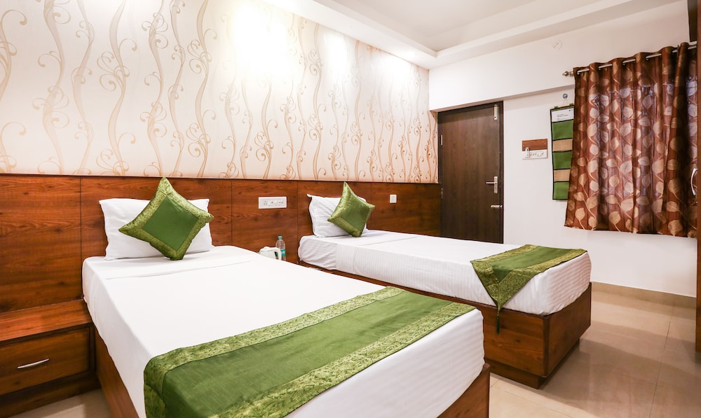 Itsy By Treebo - Comforts Inn, University Road Deralakatte 13/24