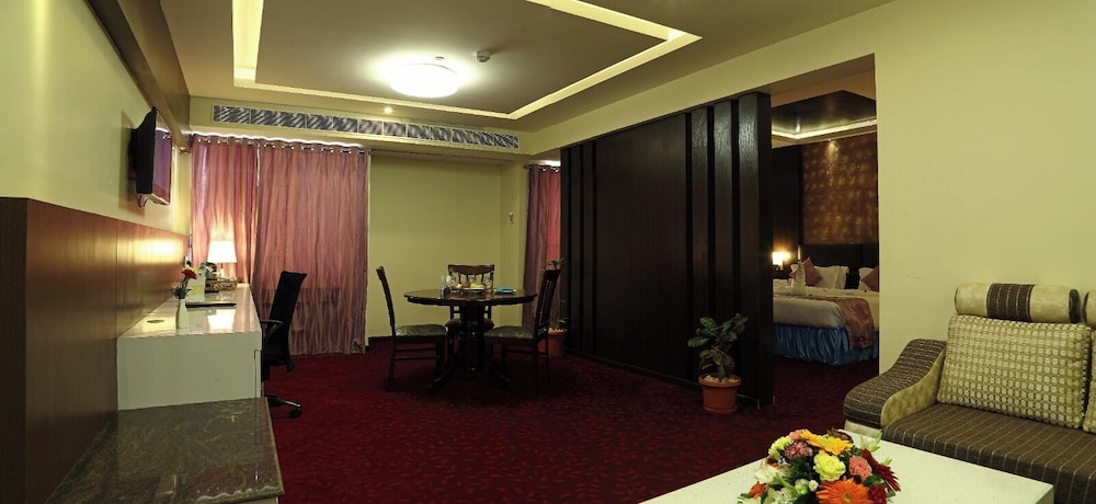 Keys Hotel Vihas 31/41