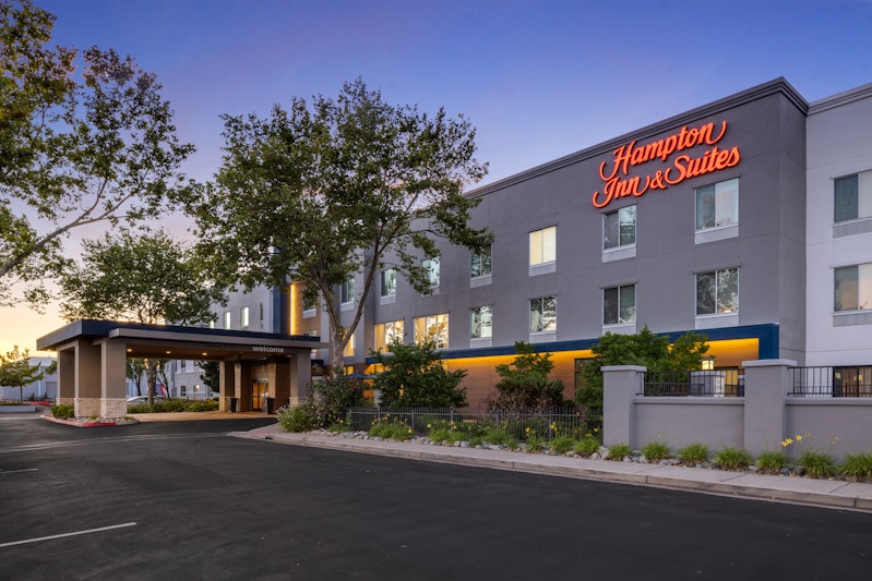 Hampton Inn Suites Yuba City 6/44
