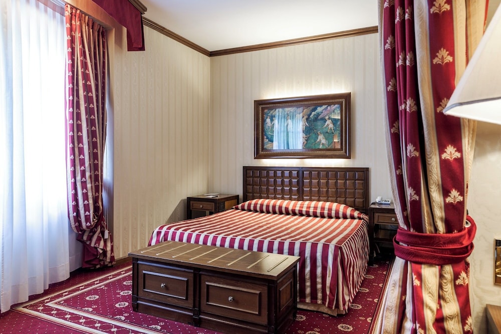 جناح بسريرين مزدوجين، GRAND HOTEL TRENTO 4/10