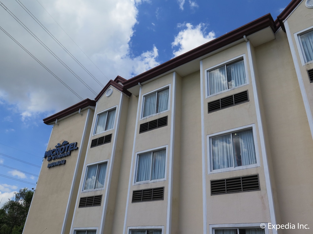 Microtel by Wyndham Batangas in BATANGAS