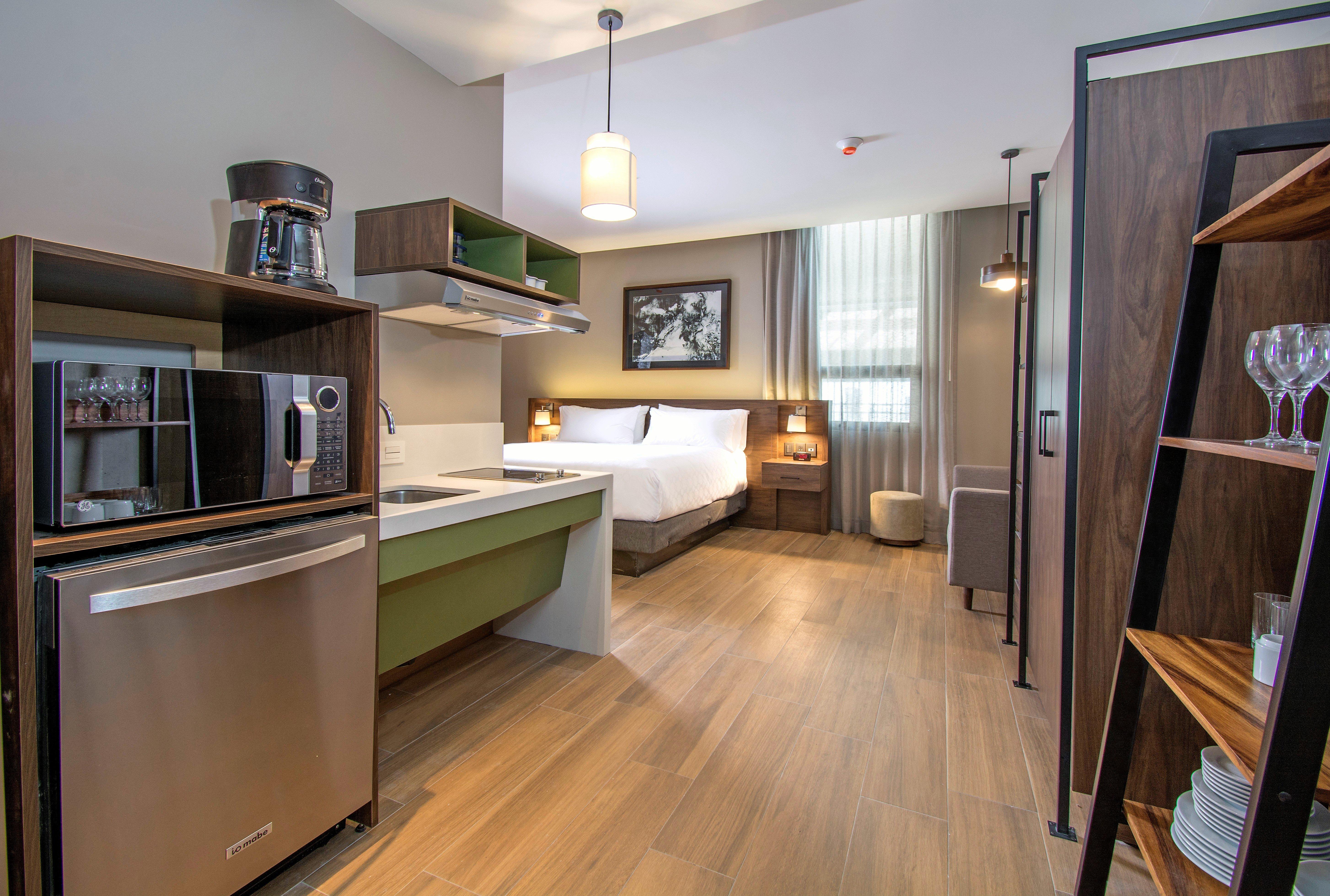 استوديو بسرير كينج، Staybridge Suites Guadalajara Novena 4/4