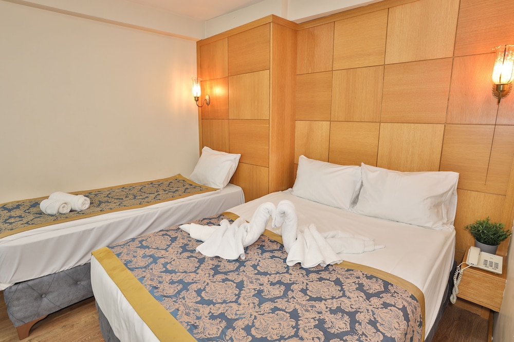Room, Triple, 1 Double and 1 Single Bed, CUMBALI PLAZA HOTEL 3/5