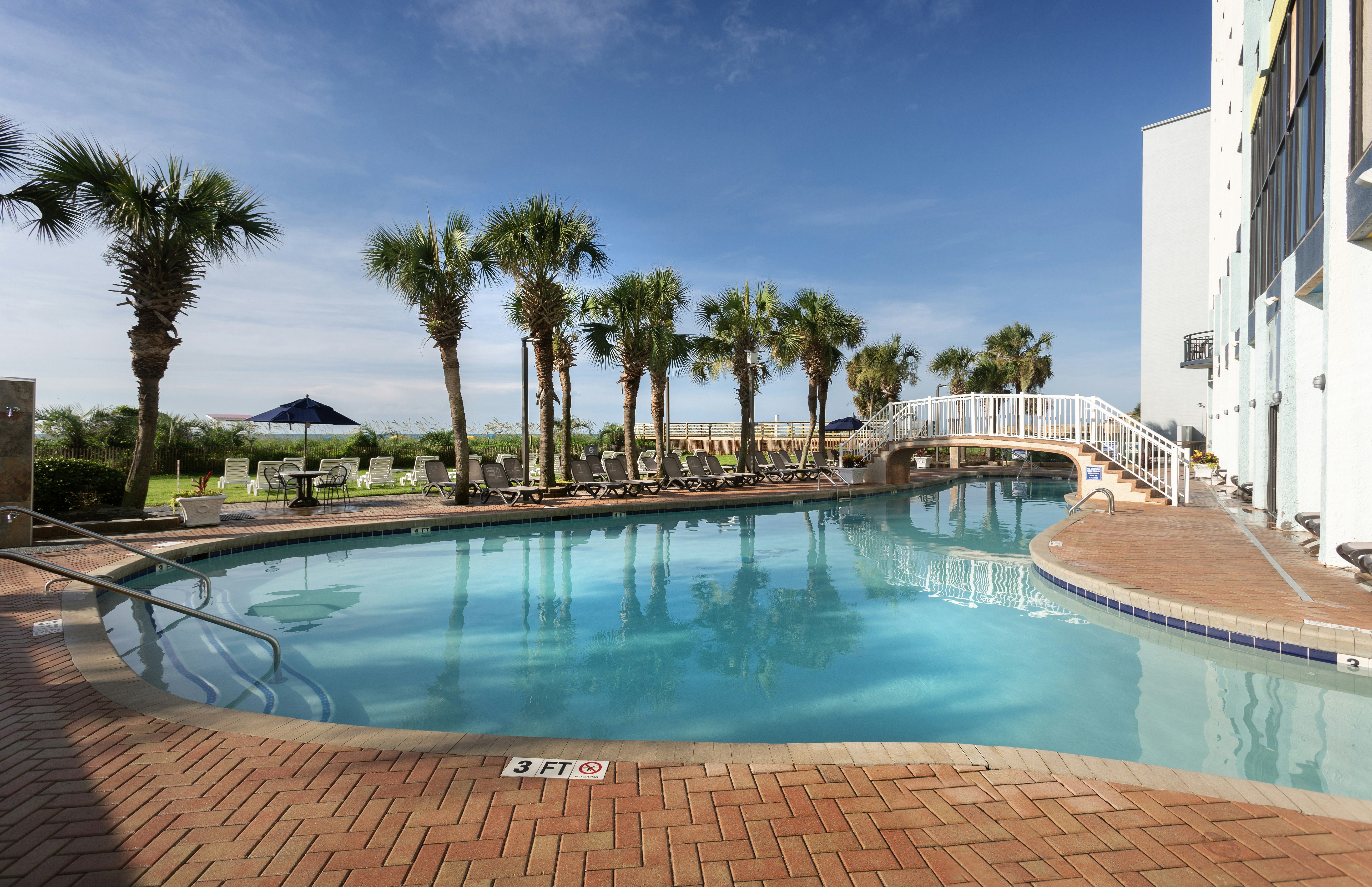 Monterey Bay Suites 42/81
