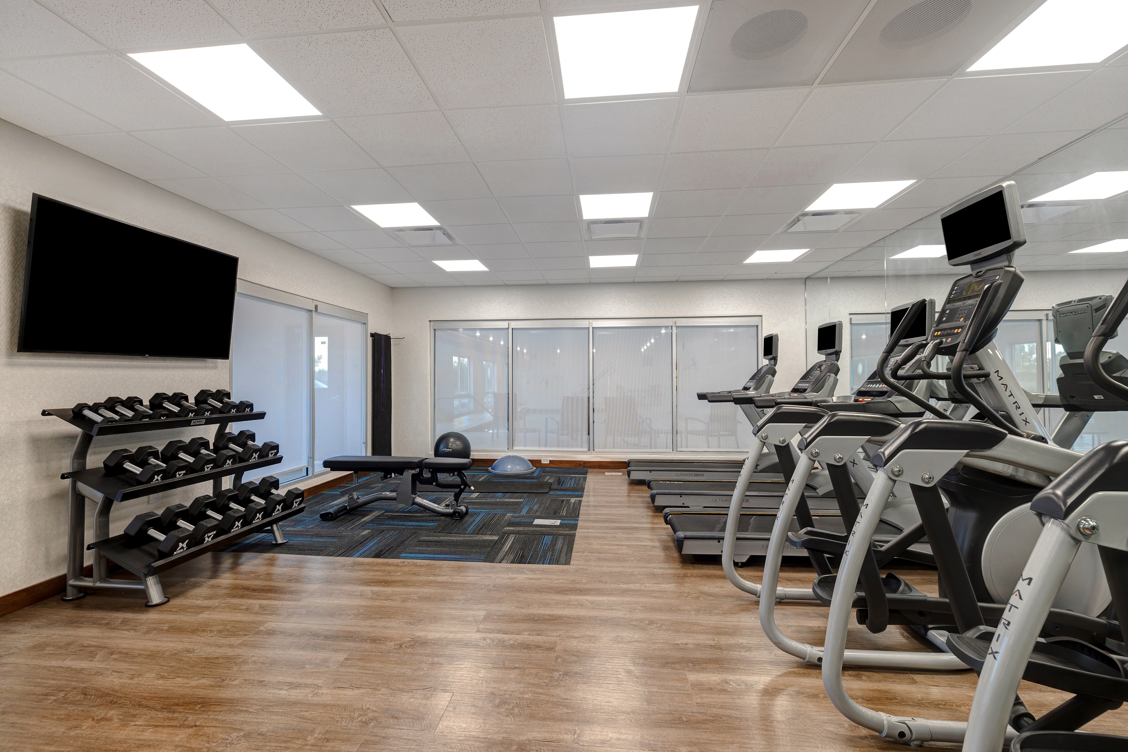 Holiday Inn Express and Suites Brighton 40/60