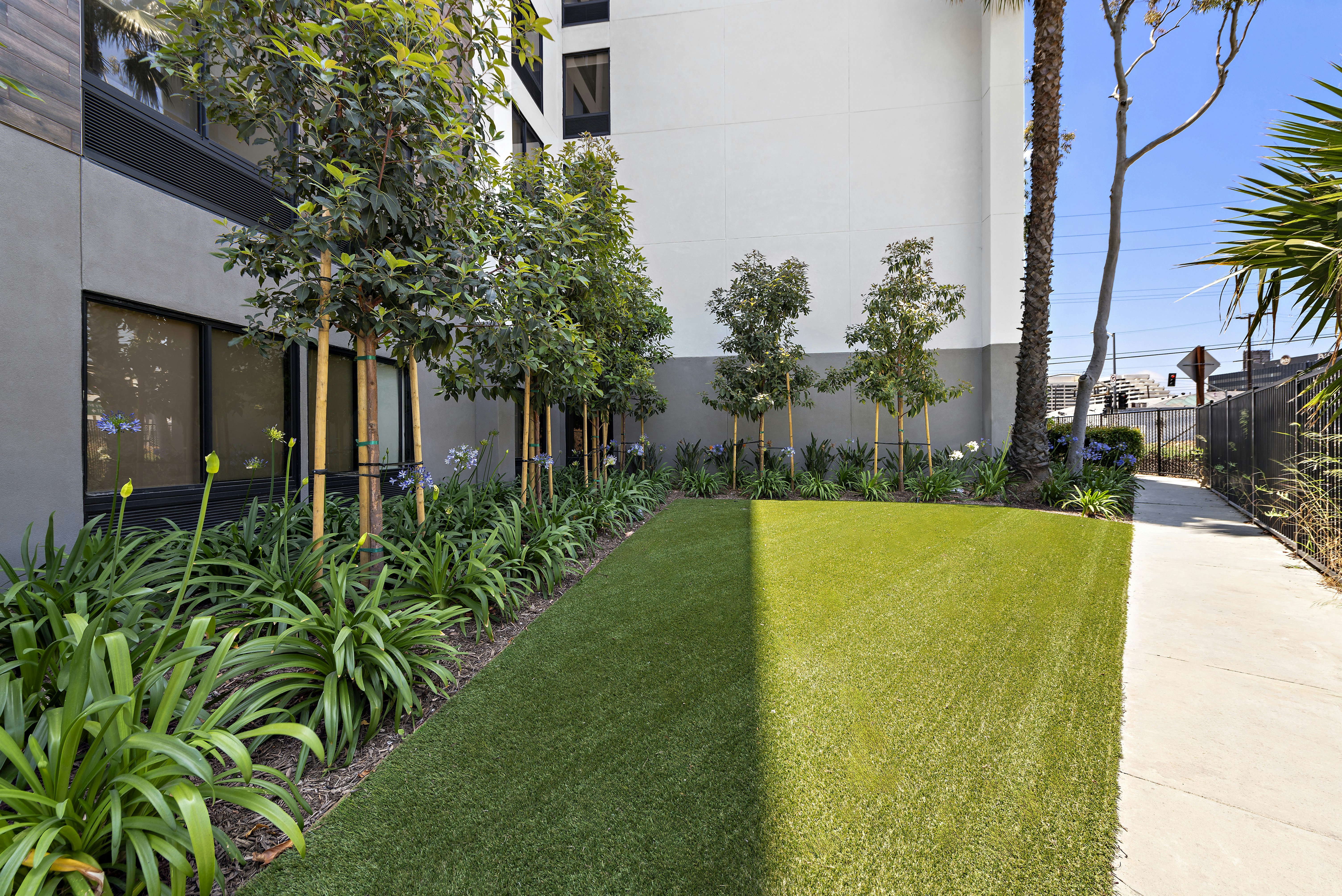 Hampton Inn by Hilton Los Angeles Airport 43/44