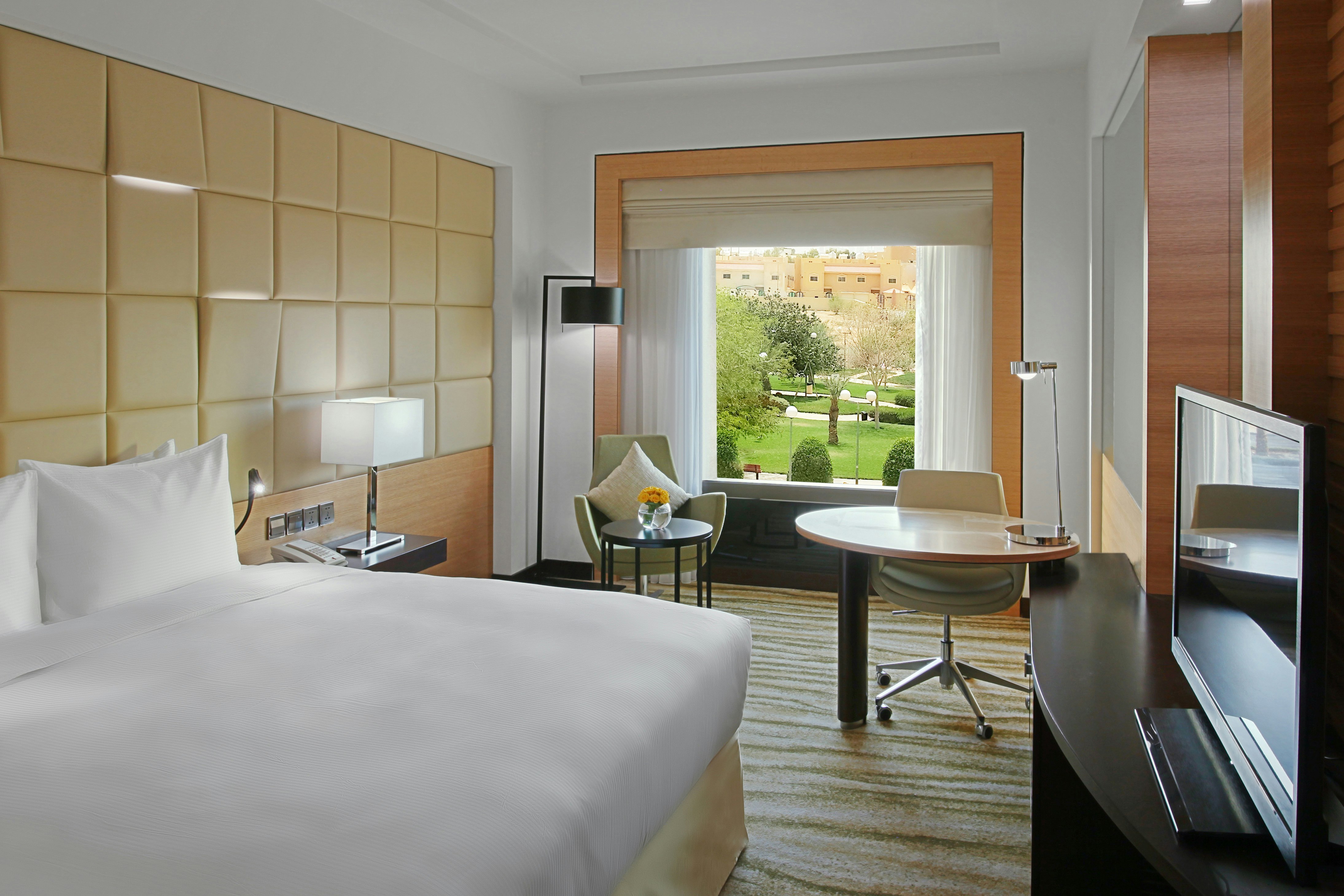 دبل تري من هيلتون الرياض - بوابة المروج للأعمال(DoubleTree by Hilton Riyadh Al Muroj Business Gate) 8/26