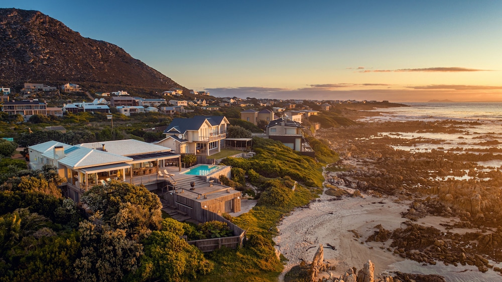 Pringle Bay Beach House by Cape Summer Villas 20/32