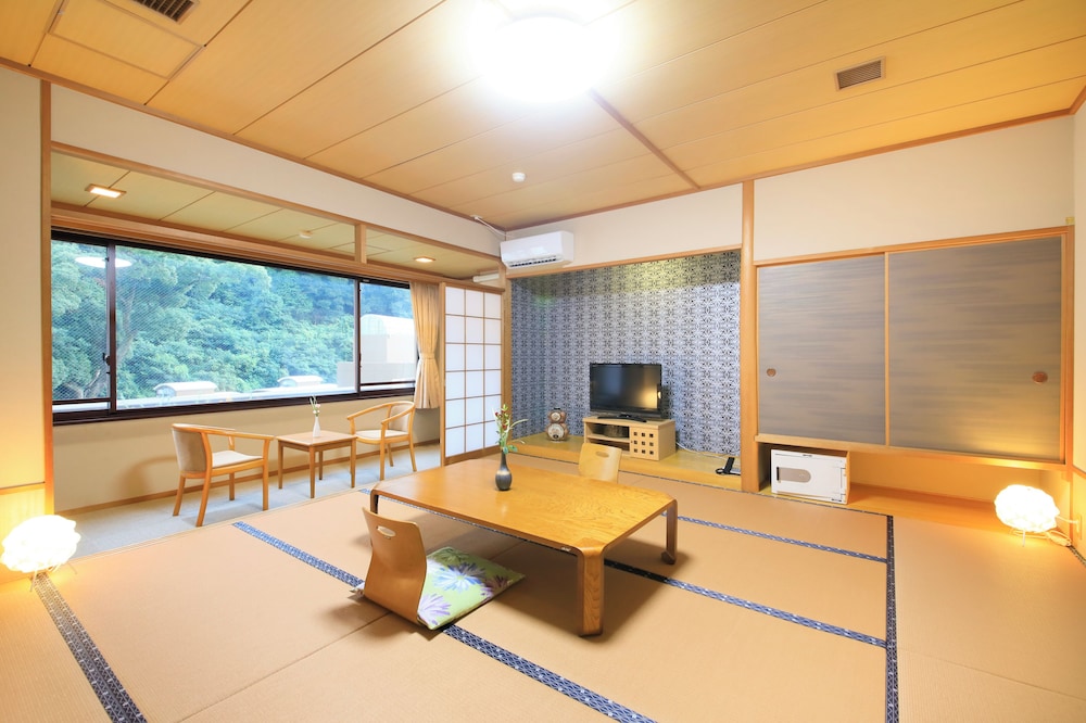 Yutorelo Beppu 16/20