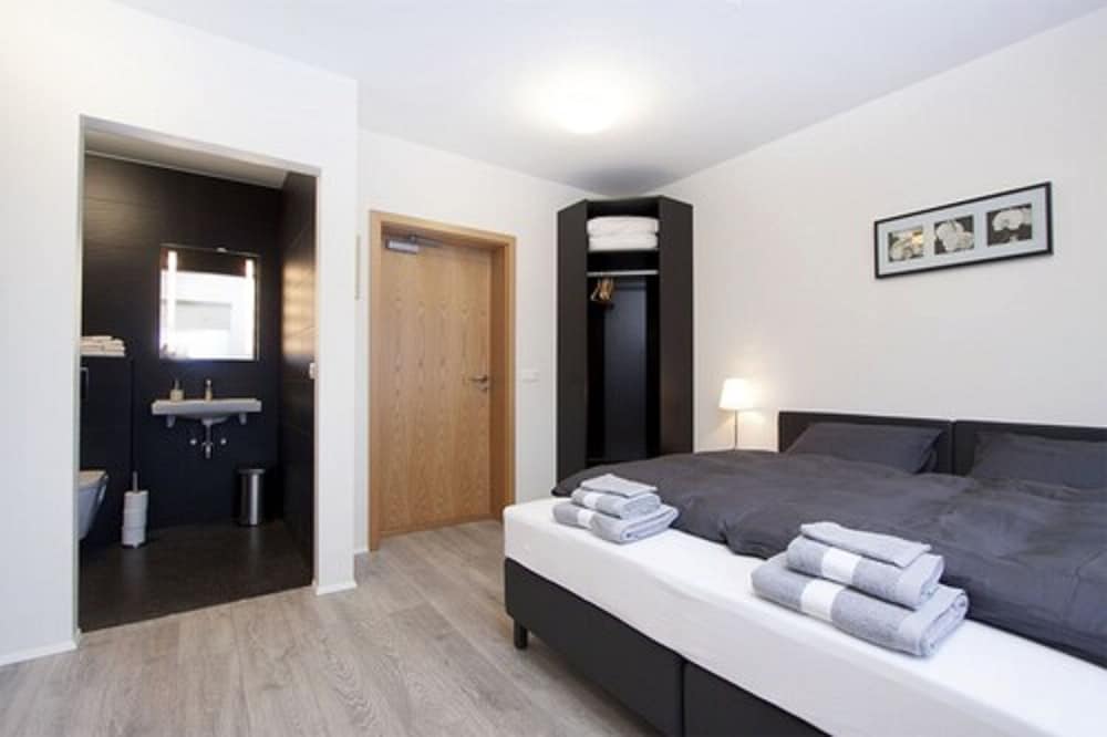Kef Guesthouse 7/47