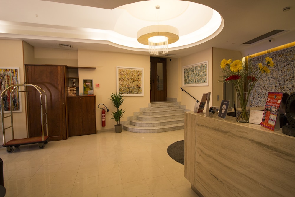 Hotel Nuvo 8/50