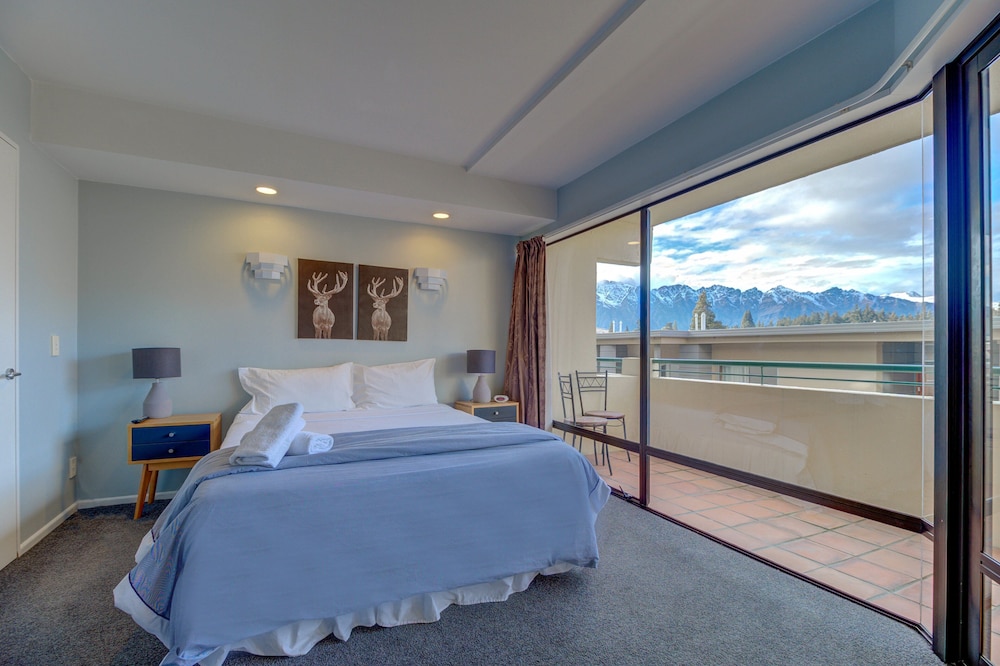 2 BEDROOMS, PREMIER, LAKE VIEW
