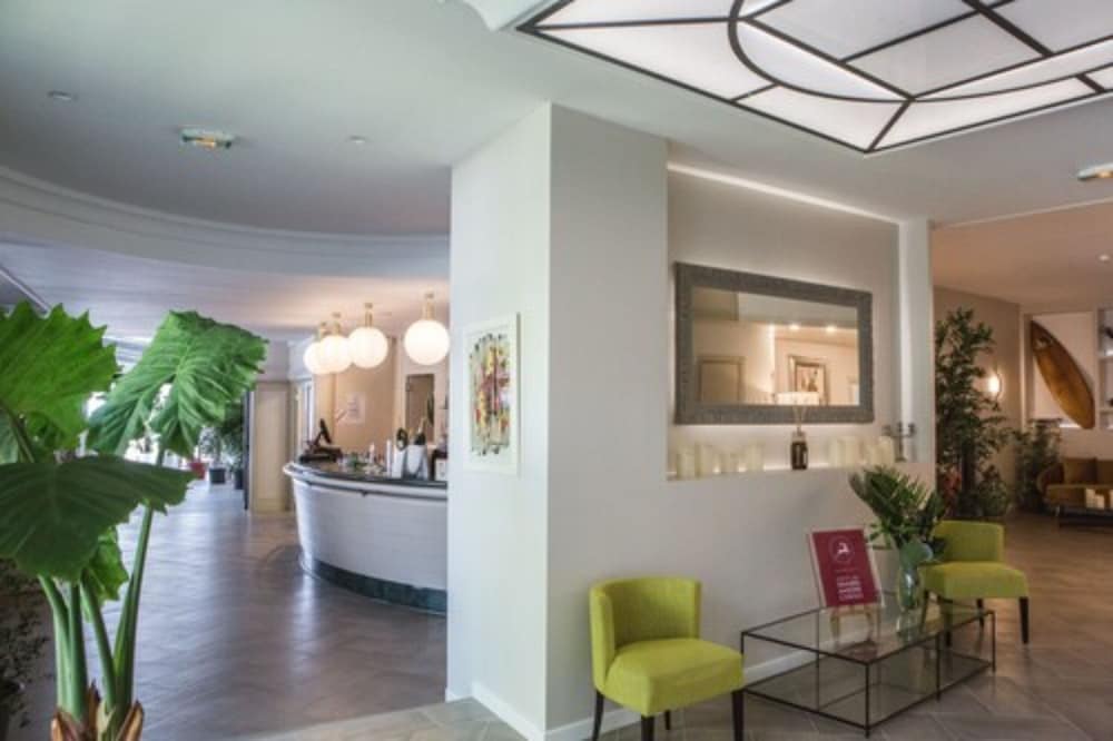 lobby