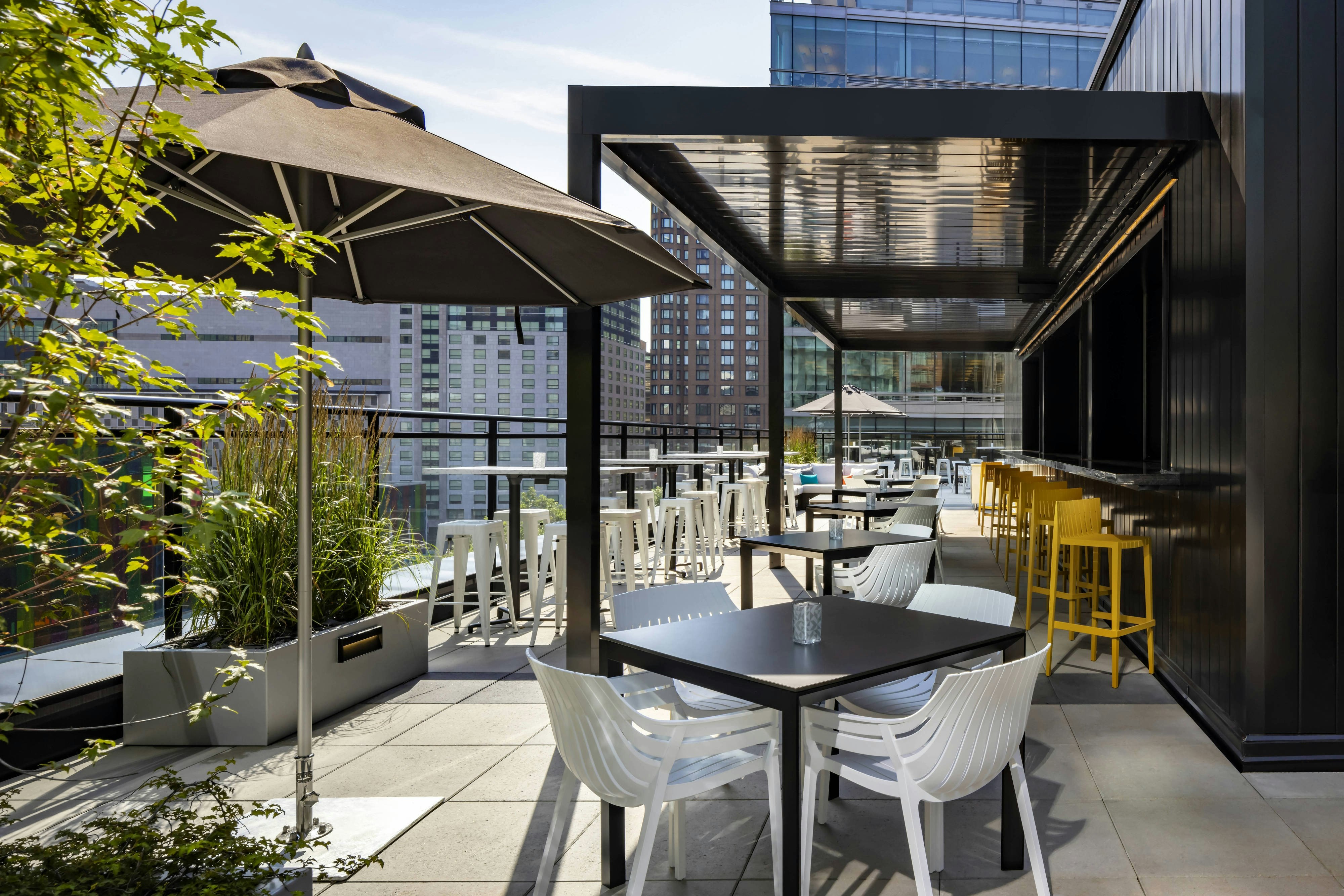 Humaniti Hotel Montreal, Autograph Collection 25/32