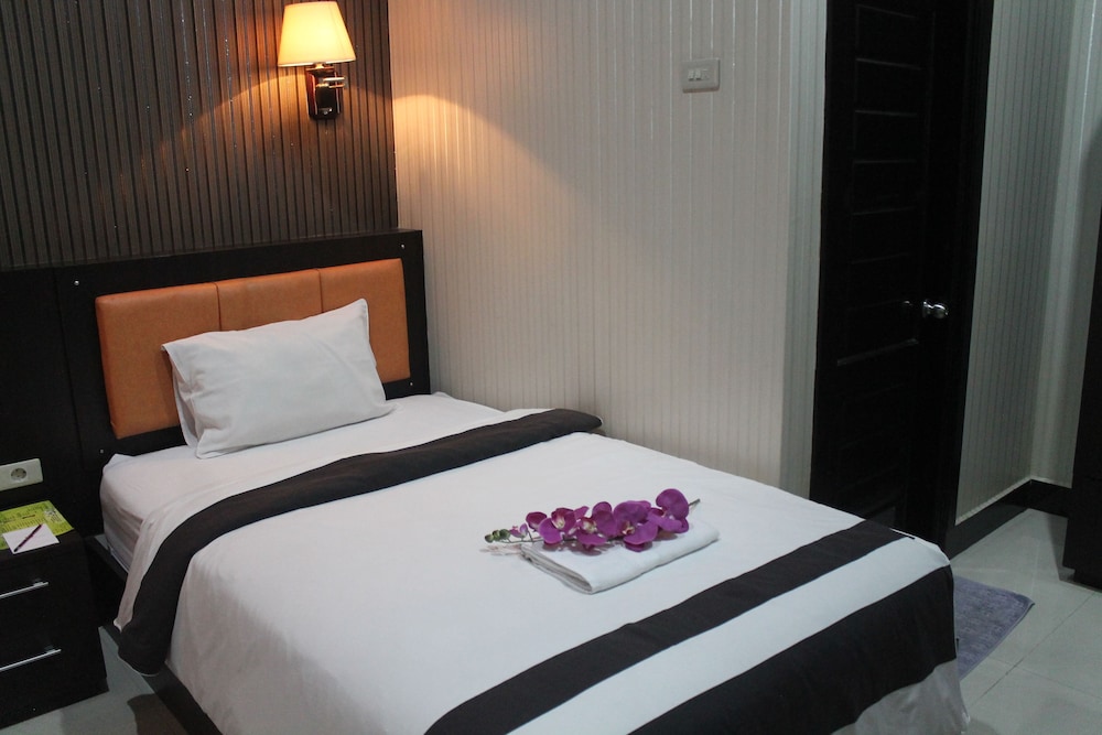 Hotel Harmony In Pontianak 18/62