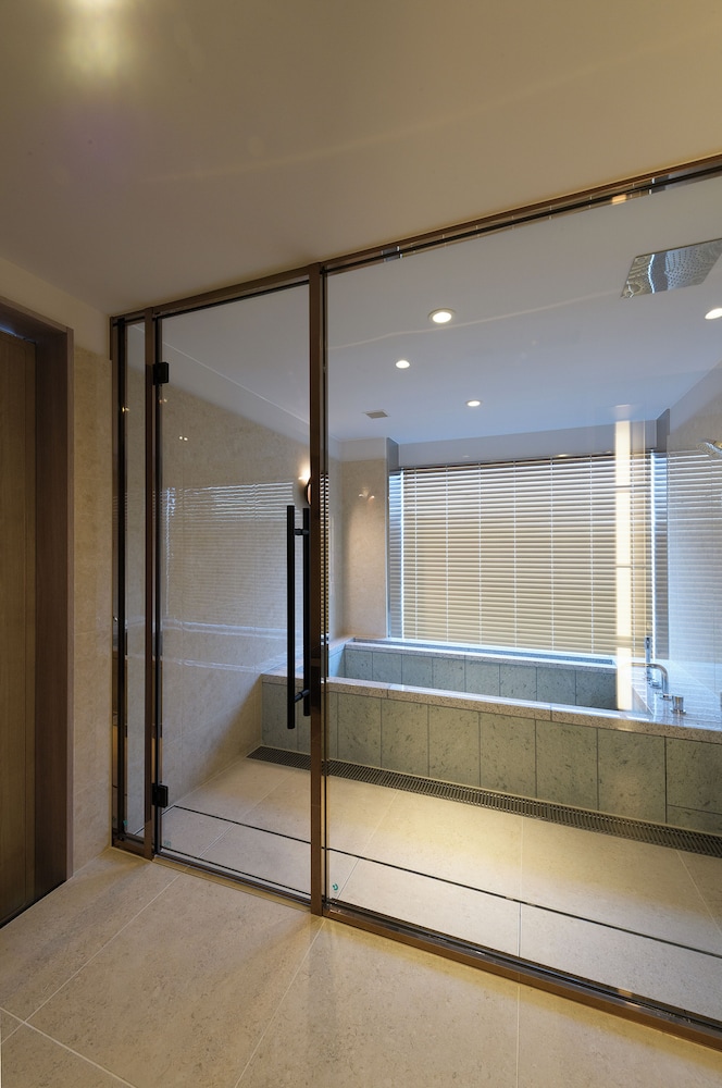 ReLabo Medical Spa & Stay 3/50