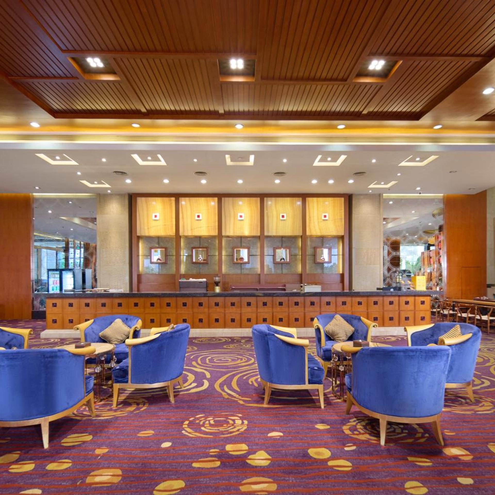 Empark Grand 42/55