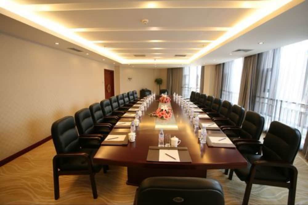 Huashan Mountain International Hotel 20/21