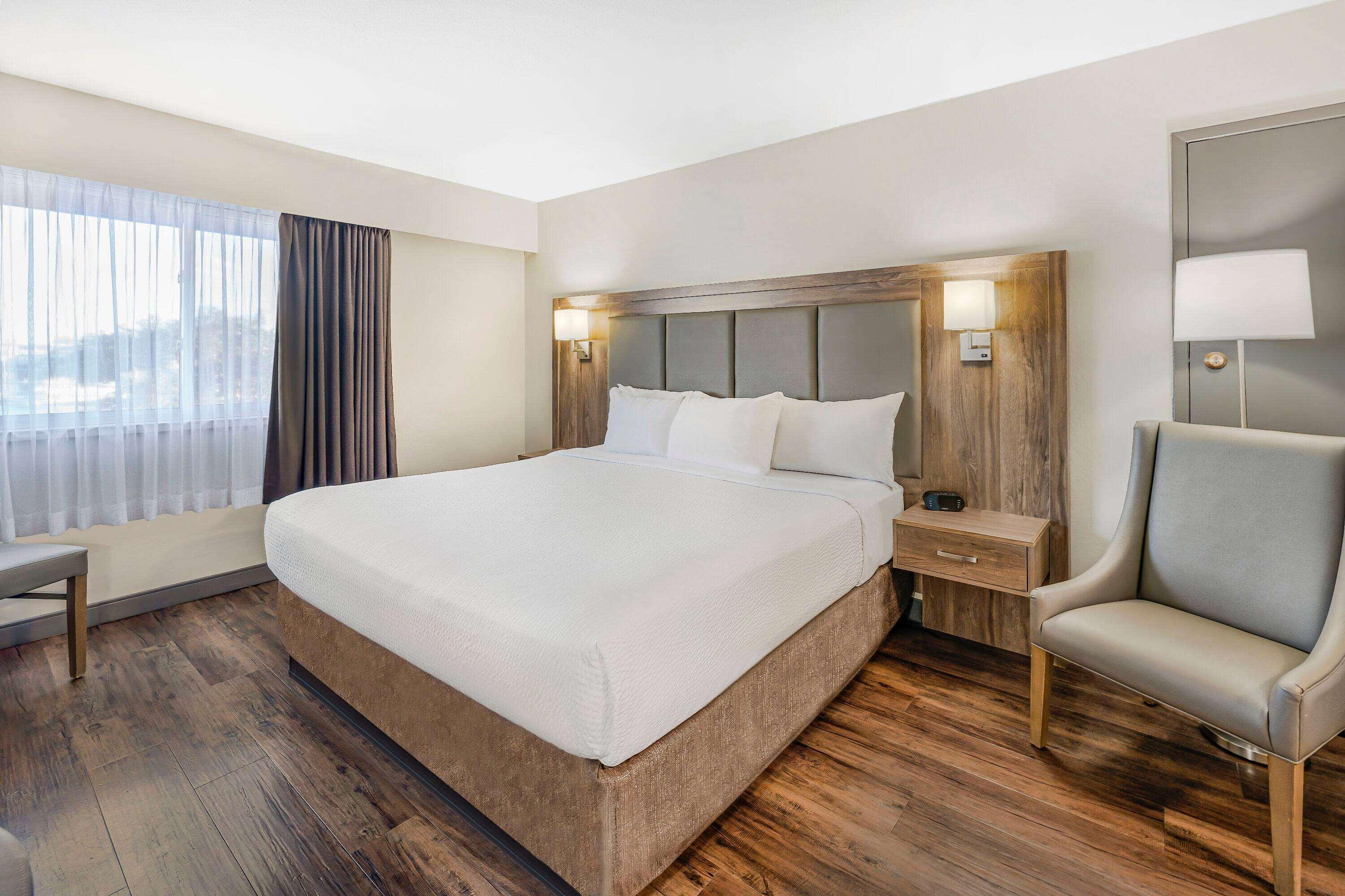 Efficiency, King Bed, Street View