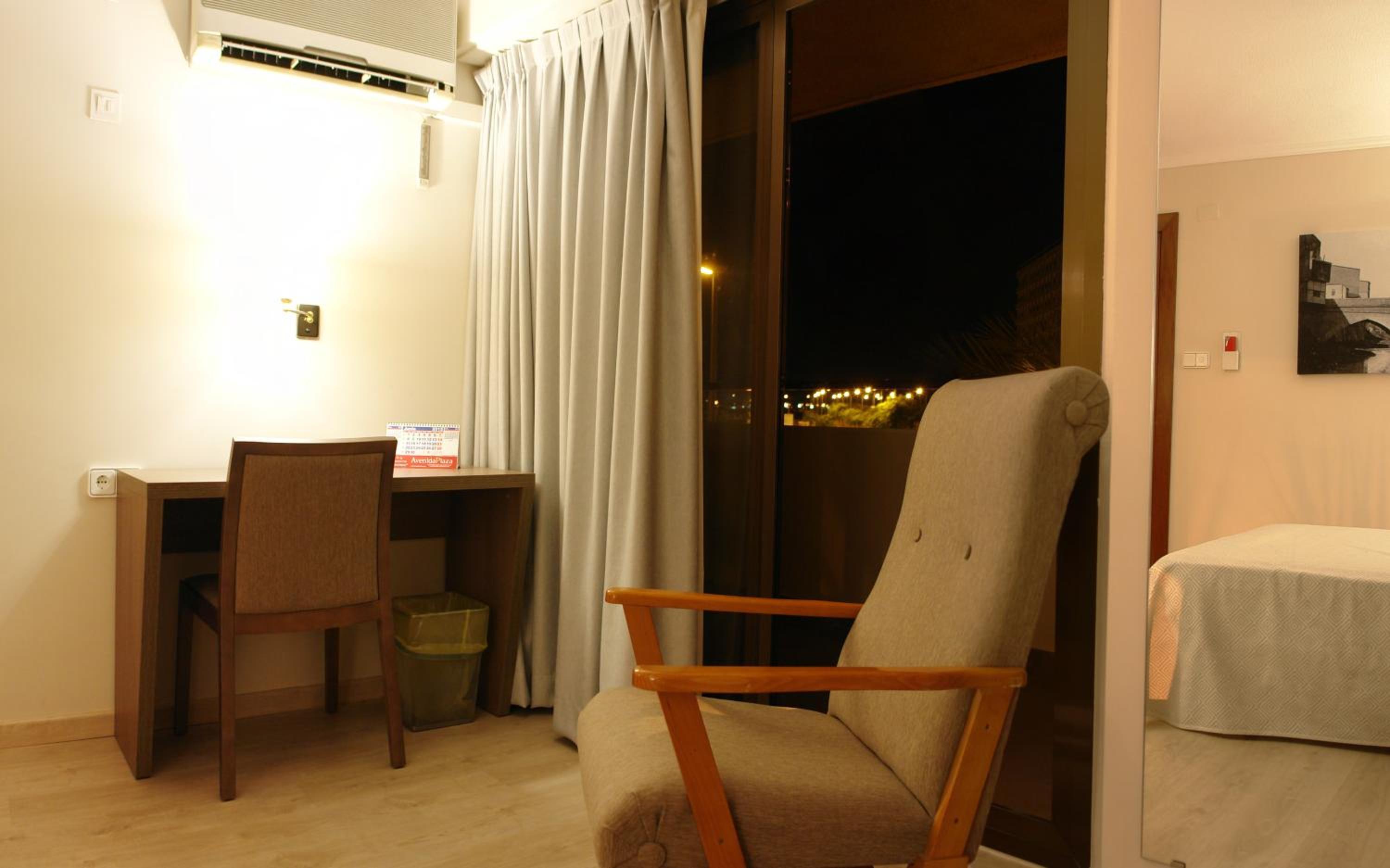 Hotel Avenida Plaza 25/41
