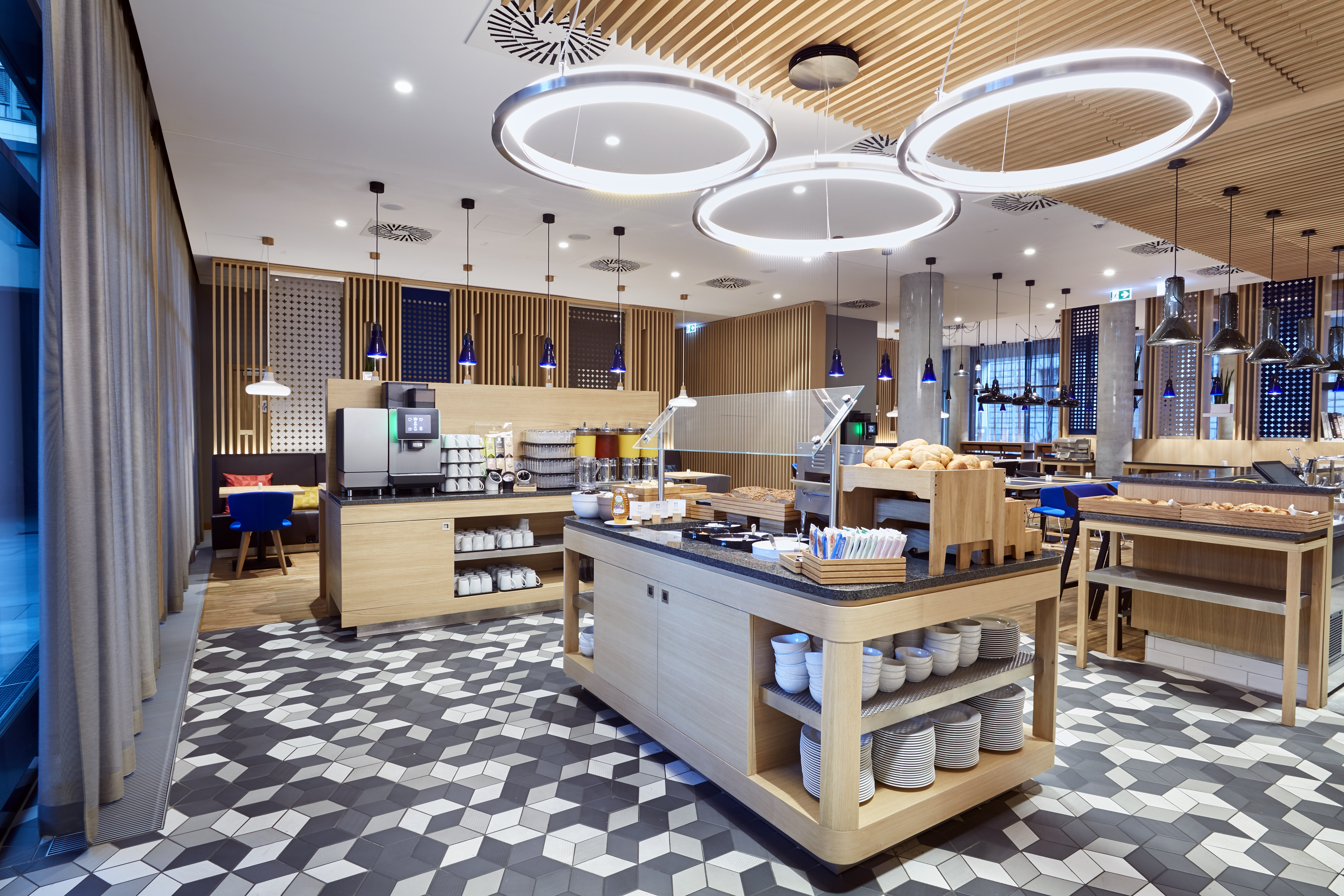 Holiday Inn Express Berlin - Alexanderplatz 48/67