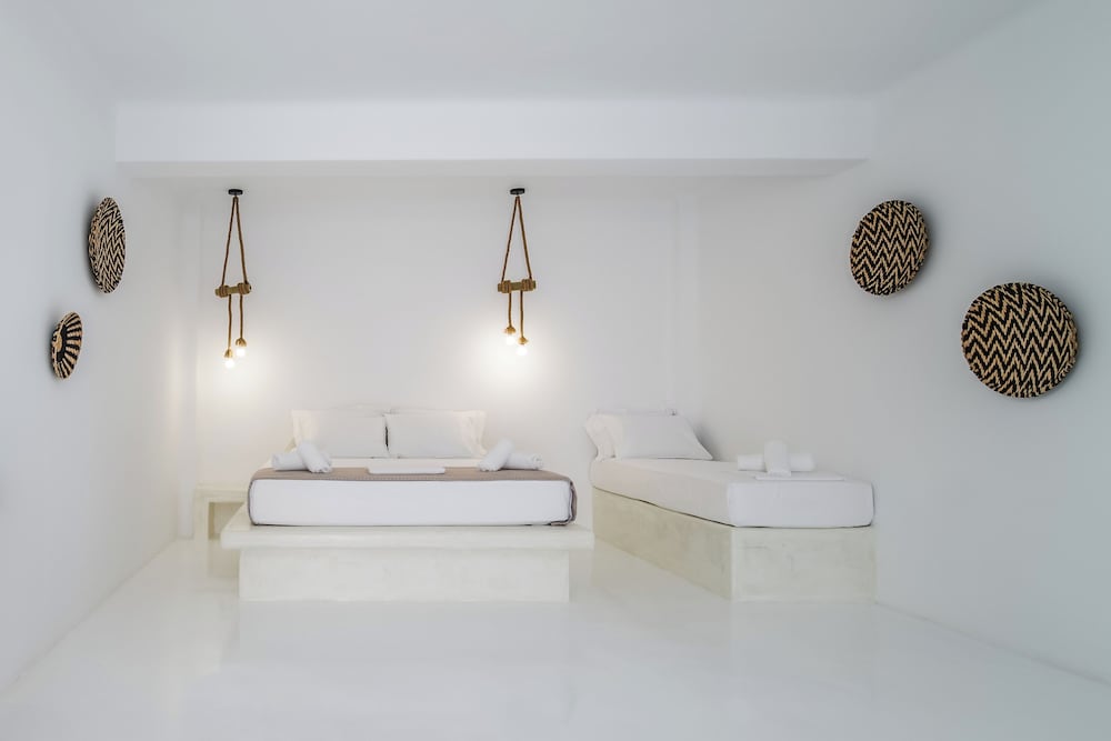 Cave, White, Junior Suite, King Bed