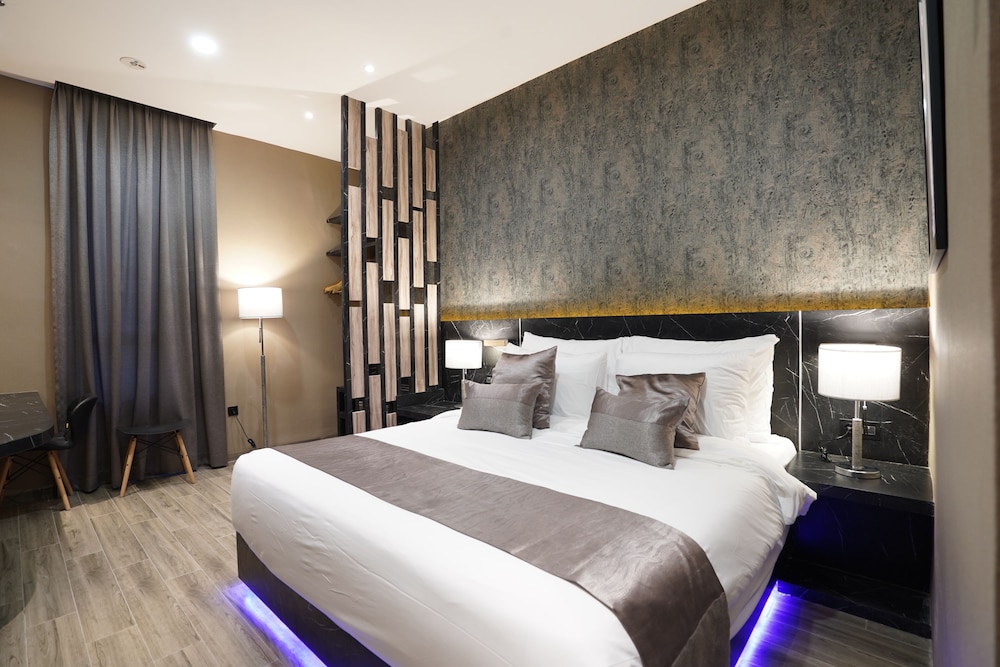 Premier, Double Bed