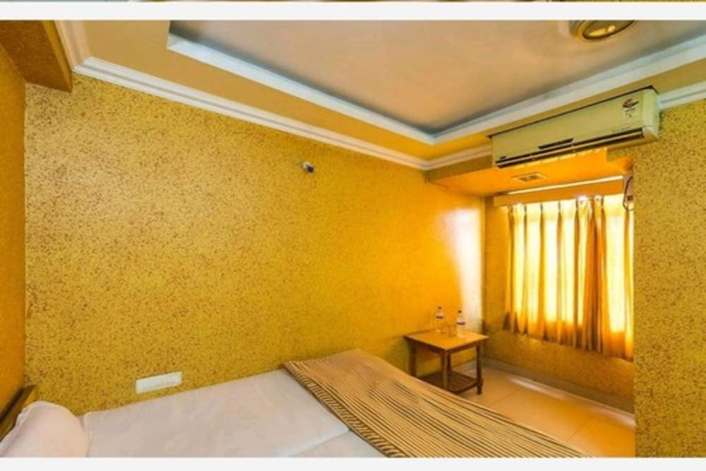 Hotel Rajdhani Plaza 26/43