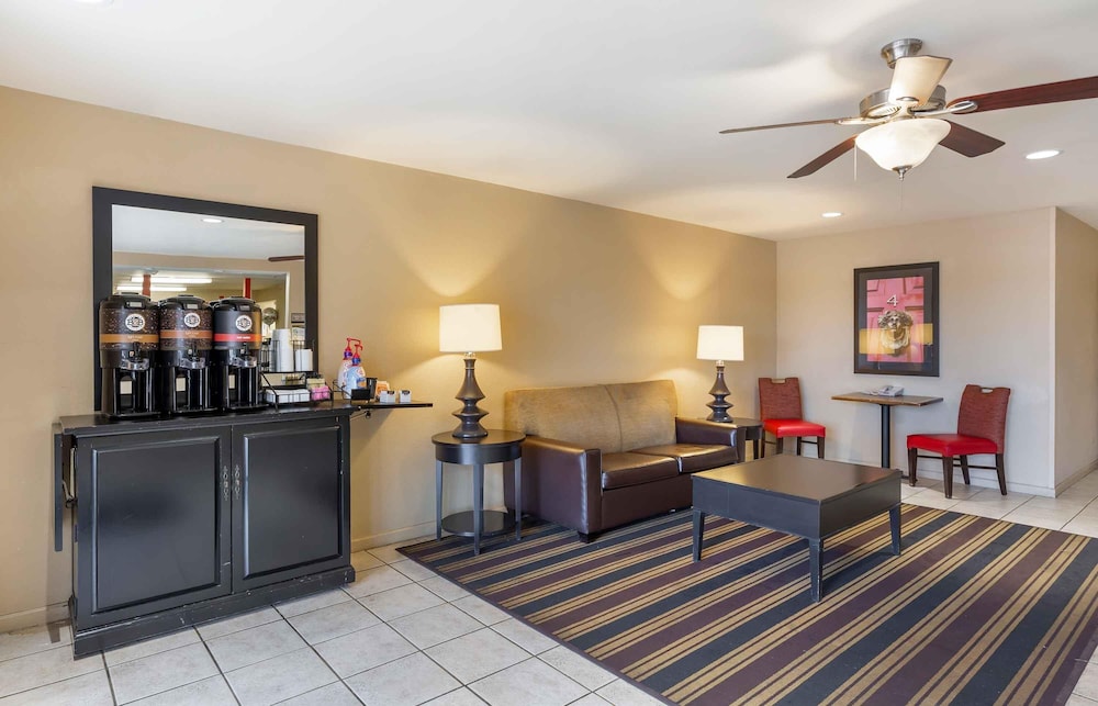 Extended Stay America - Cleveland - Great Northern Mall 43/54