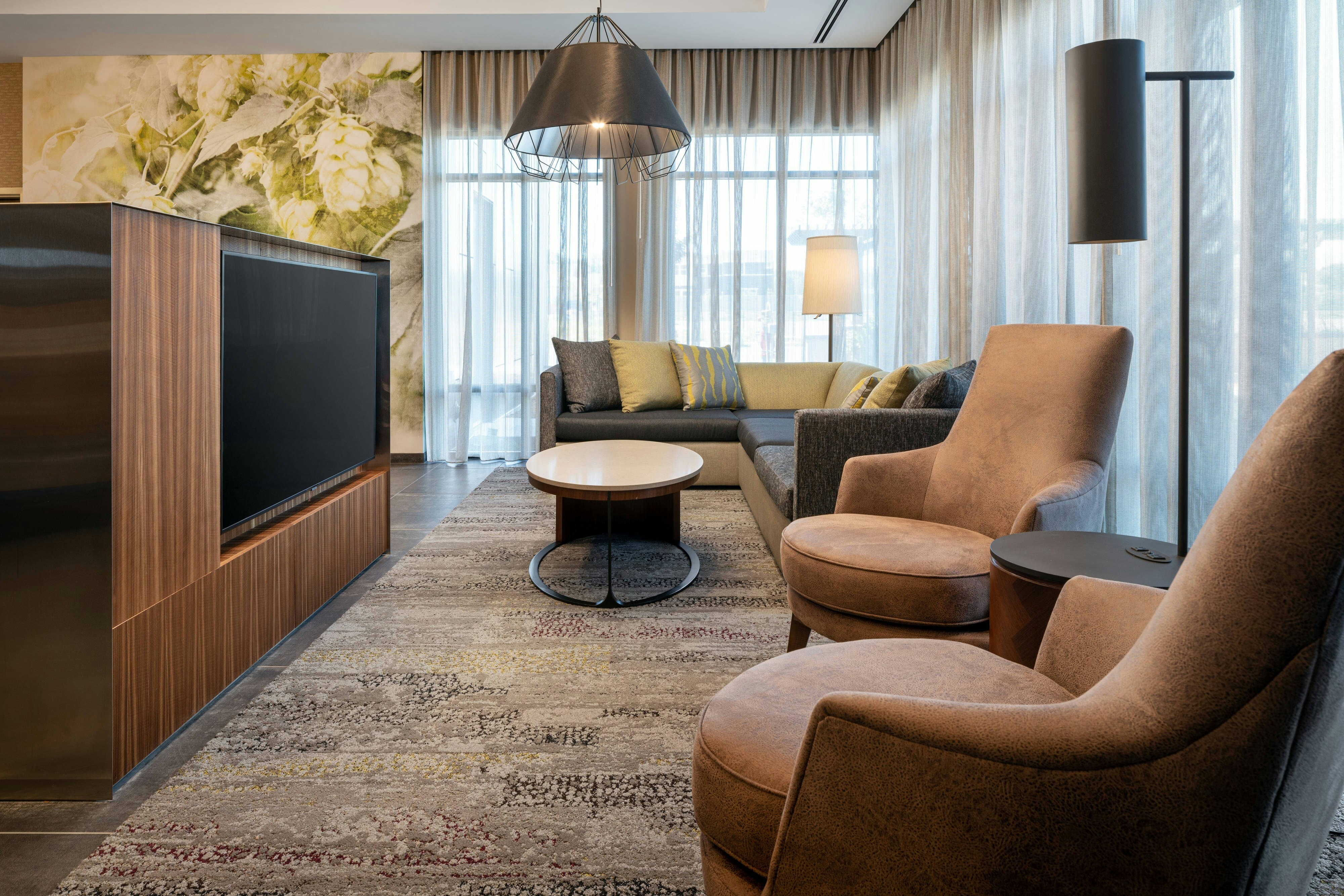 Courtyard by Marriott Petaluma Sonoma County 8/17