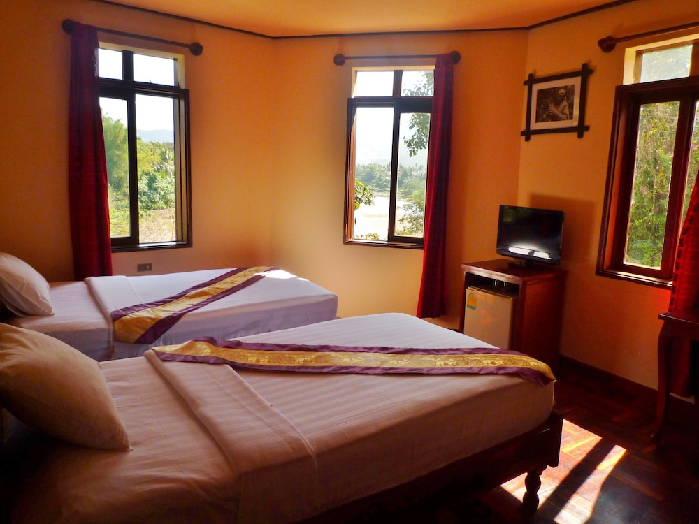 SUPERIOR, DOUBLE OR TWIN BED, RIVER VIEW