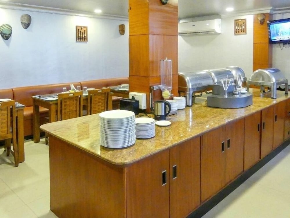 MEENAKSHI'S SUNSHINE HOTEL 18/29
