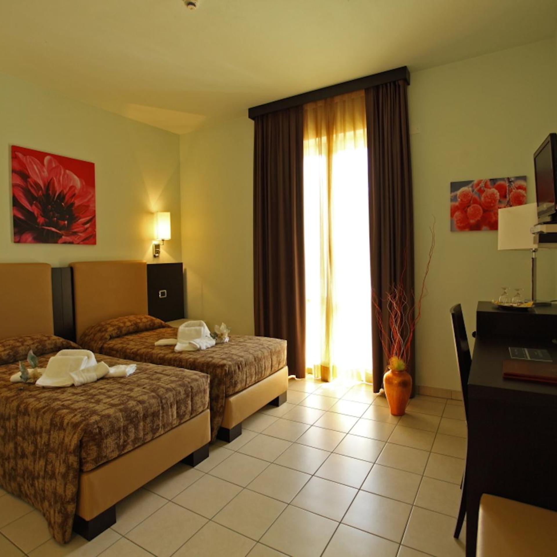 Euro Hotel 5/50