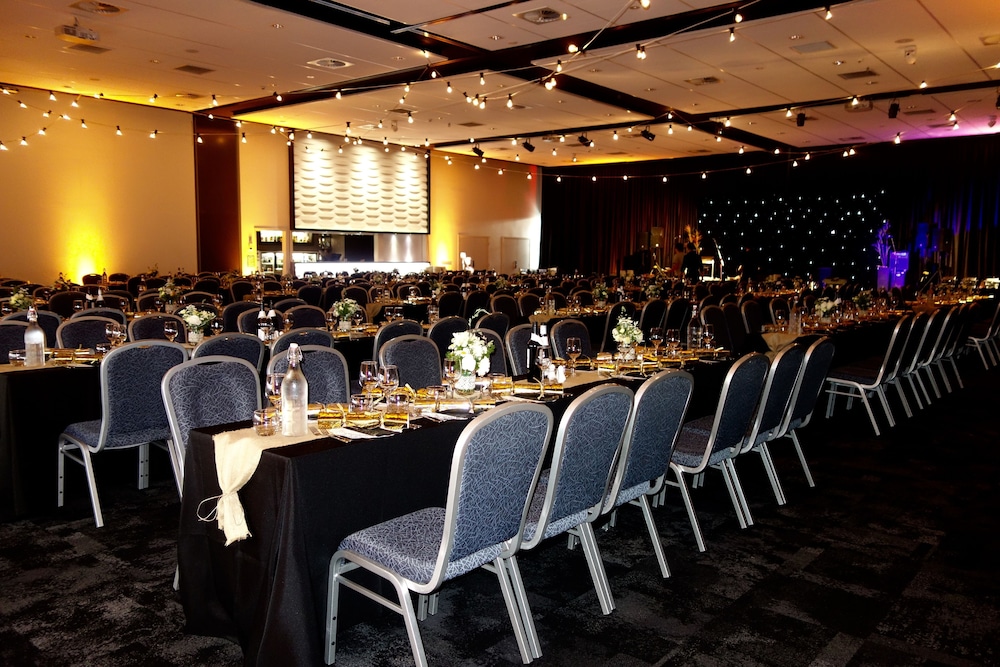 The Devon Hotel 38/50