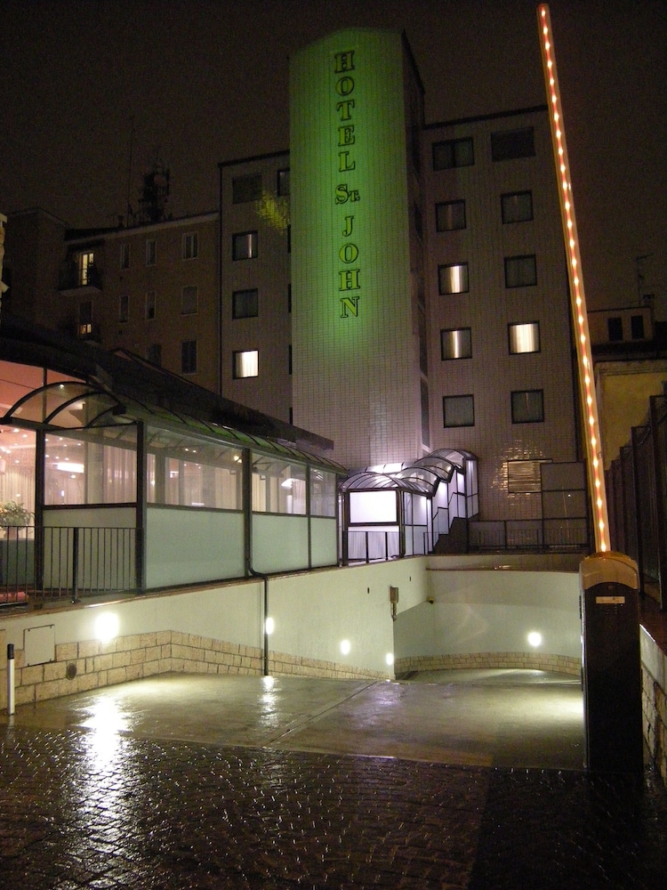 iH Hotels Milano St John 1/27