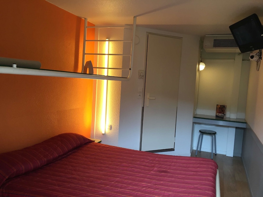 PREMIERE CLASSE SAINT ETIENNE NORD - VILLARS 30/63