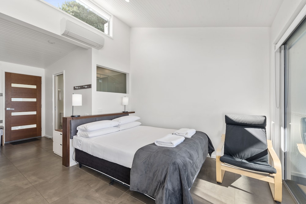Beach, Studio, Queen Bed